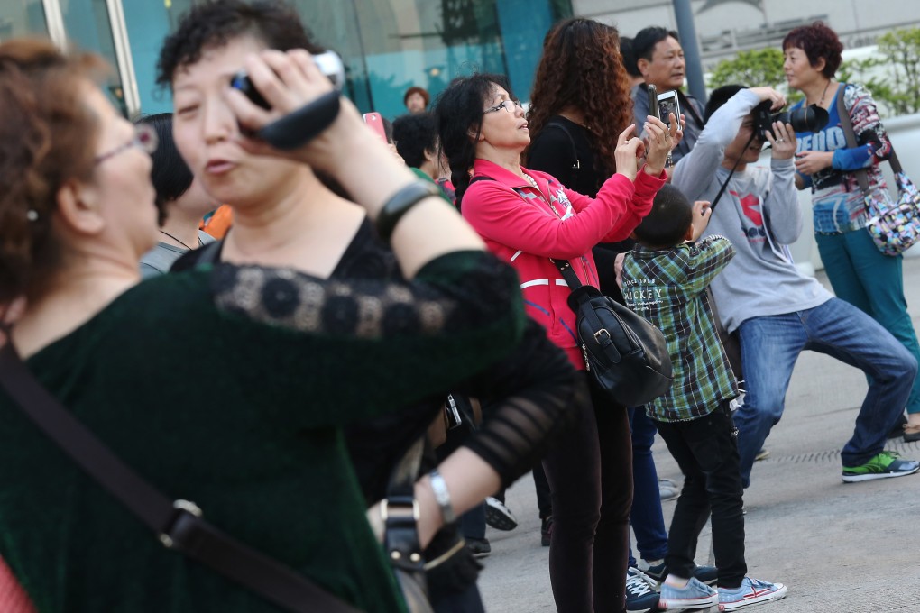 A closer look at arrival statistics shows that the rise in mainland visitor numbers is easing. Photo: K. Y. Cheng