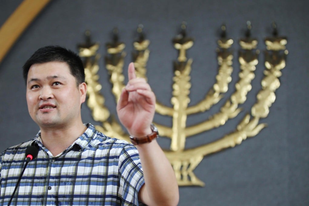 Huang Yizi speaks at a church in Wenzhou. Photo: Simon Song