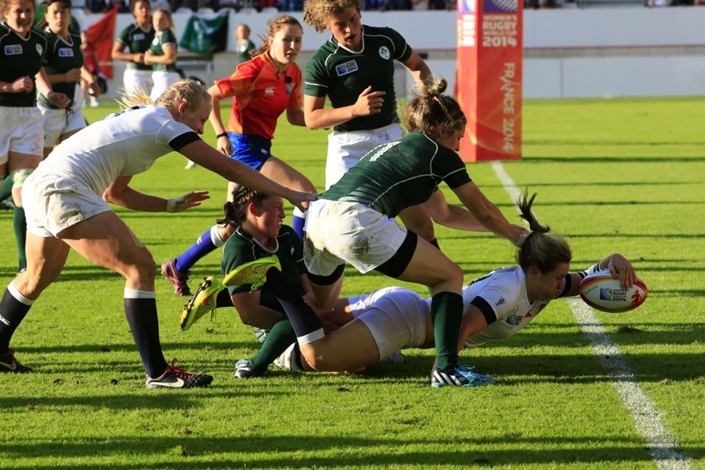 Replacement Marlie Packer stretches over to score the first of her two tries during England’s 40-7 win over Ireland in their WRWC 2014 semi-final at Stade Jean Bouin in Paris. Photo: IRB