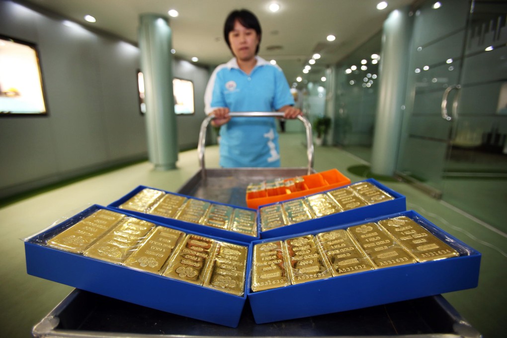 China and other Asian gold trading centres are seeking more localised pricing of the precious metal. China imported more than 1,000 tonnes of gold last year. Photo: Bloomberg