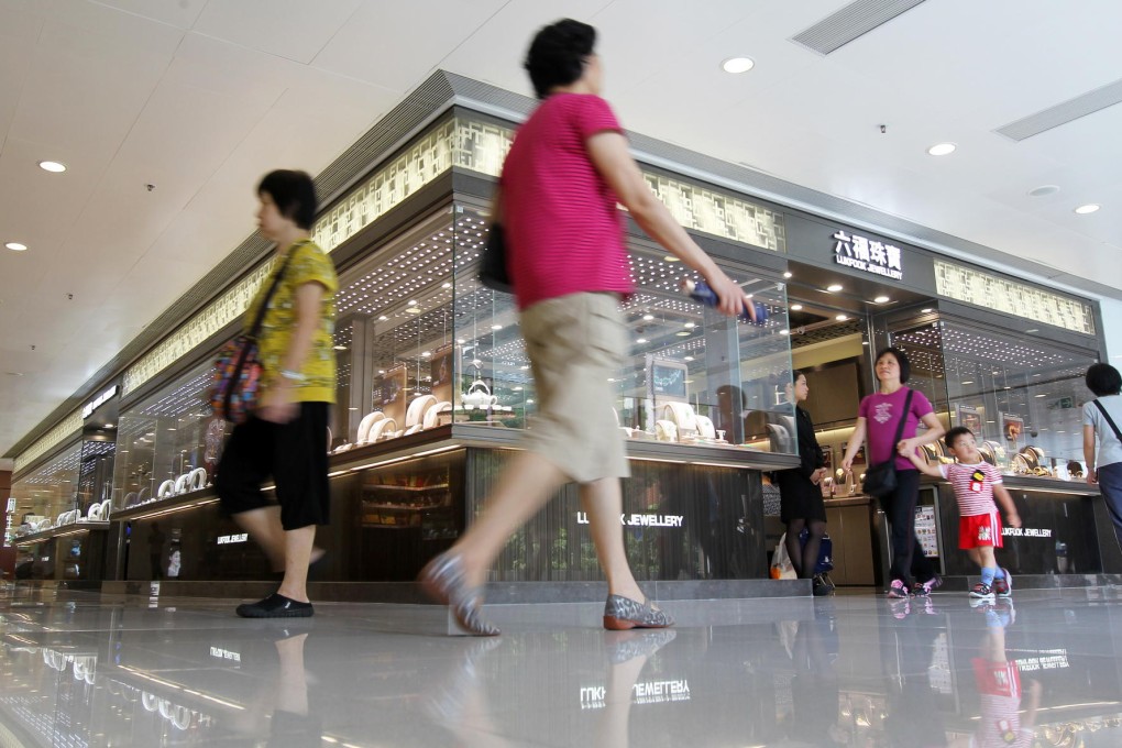 Mall stores have been increasingly subdivided. Photo: K.Y. Cheng