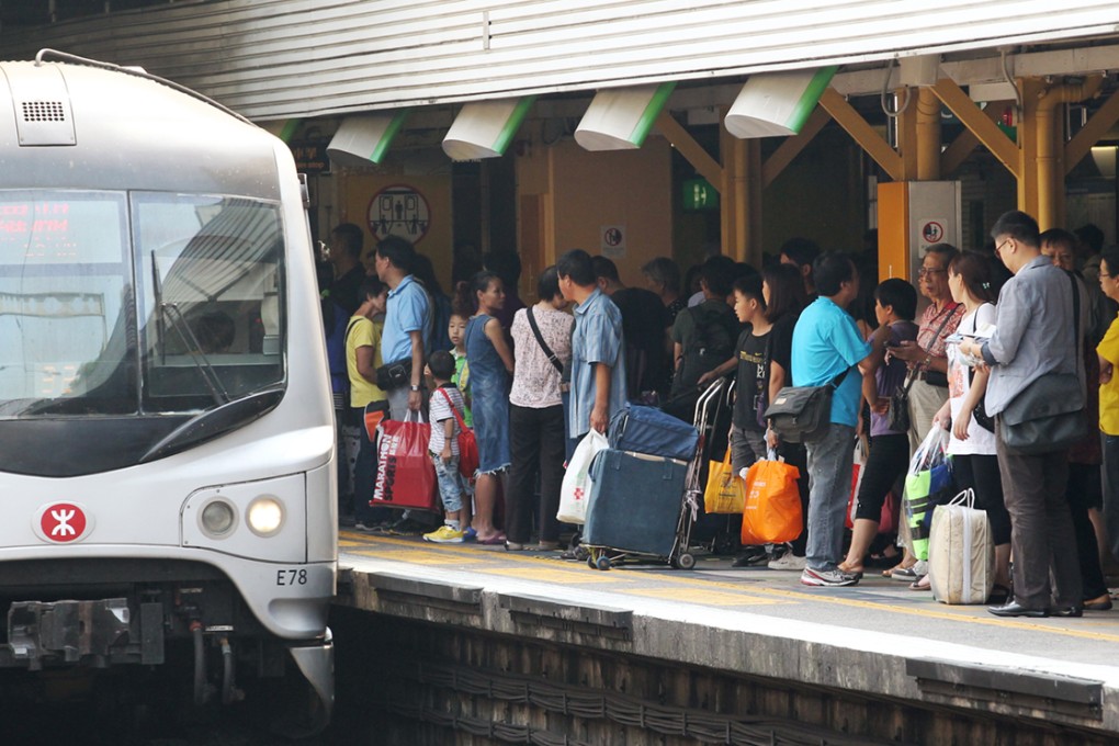 MTR staff's rescue attempt for the stray dog that wandered onto the tracks was inadequate.