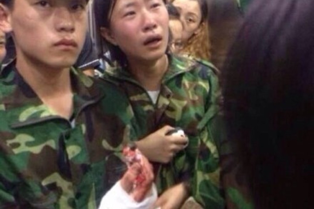 An injured student gets treatment at hospital. Photo: Weibo