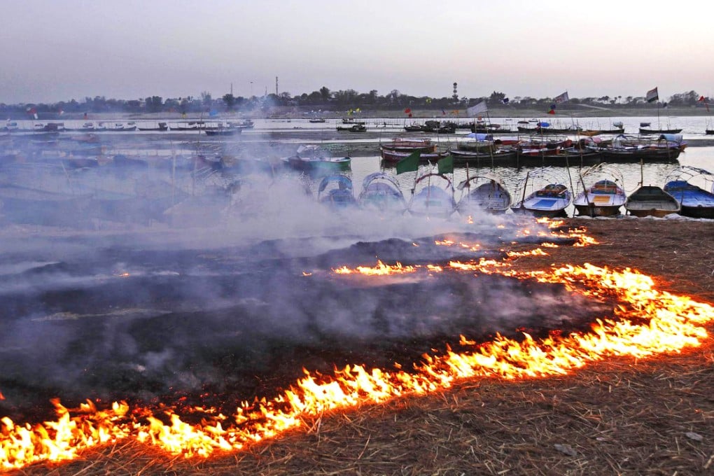 Burning rubbish can seriously affect health. Photo: AP