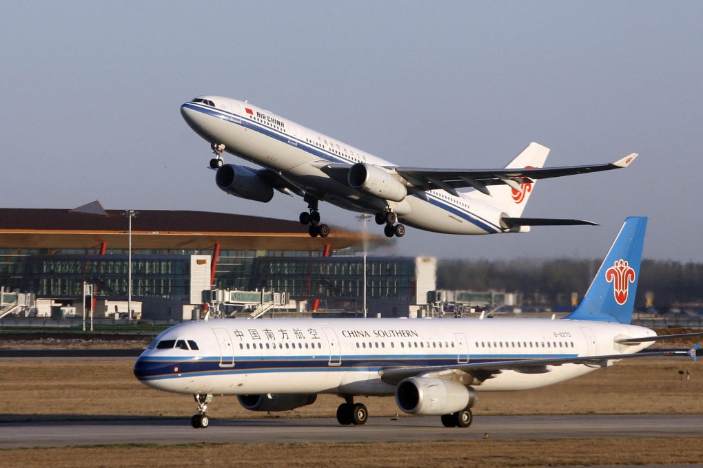 China Eastern's first-half report shows a 98 per cent earnings plunge while China Southern takes on a 1 billion yuan loss. Photo: Bloomberg