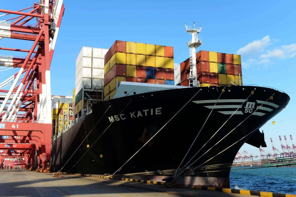 Because of high tax burdens, most mainland shipping companies sailing international routes have shunned the homeland, setting up operational bases in low-taxed jurisdictions and flying their vessels with foreign flags.