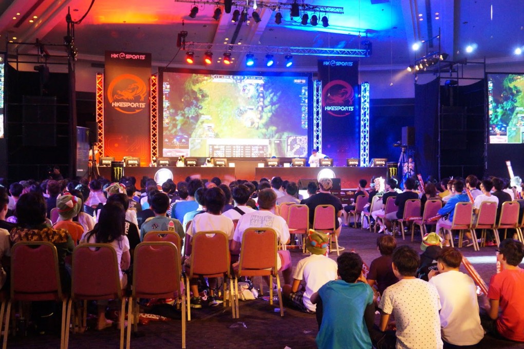 Hongkongers watching the Grand Finals in Kowloon Bay International Trade and Exhibition Centre. Photo: Melanie Leung