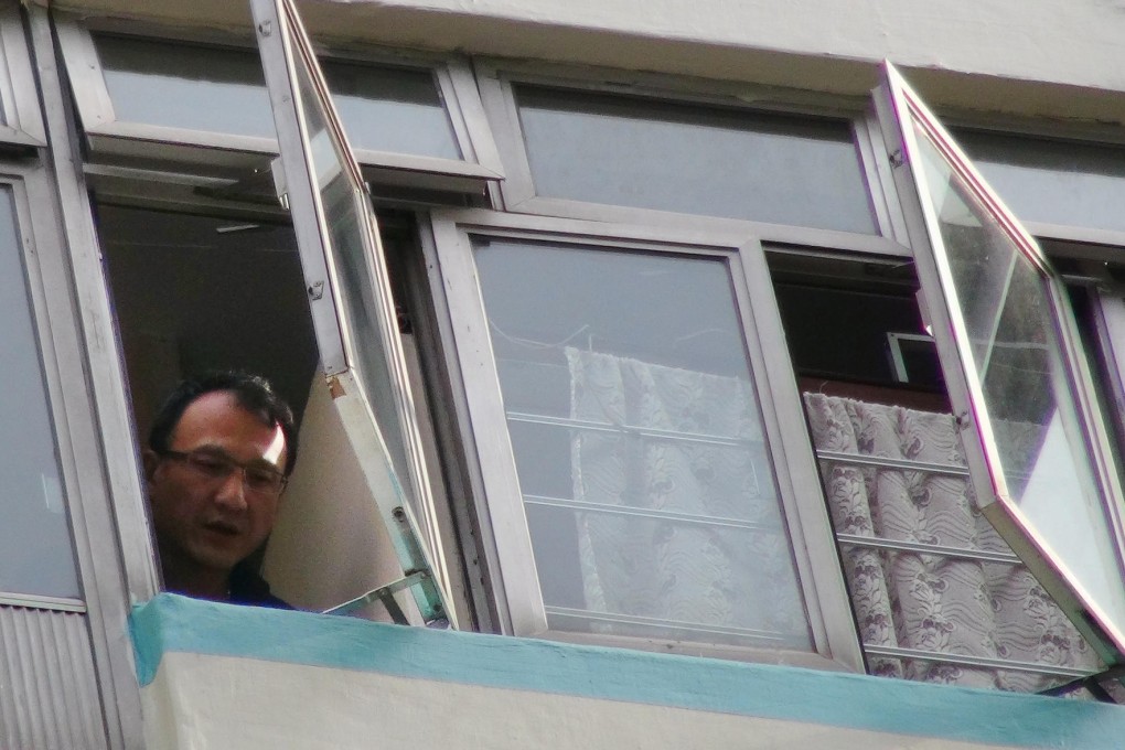 Police are investigating after a girl fell from her home in Yau Ma Tei. Photo: SMP