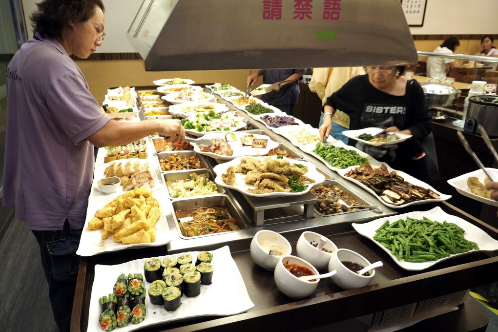 Nearly 1,000 food makers in Taiwan, including restaurants, bakeries and food plants, were found to have used 'gutter oil' in products. Photo: EPA