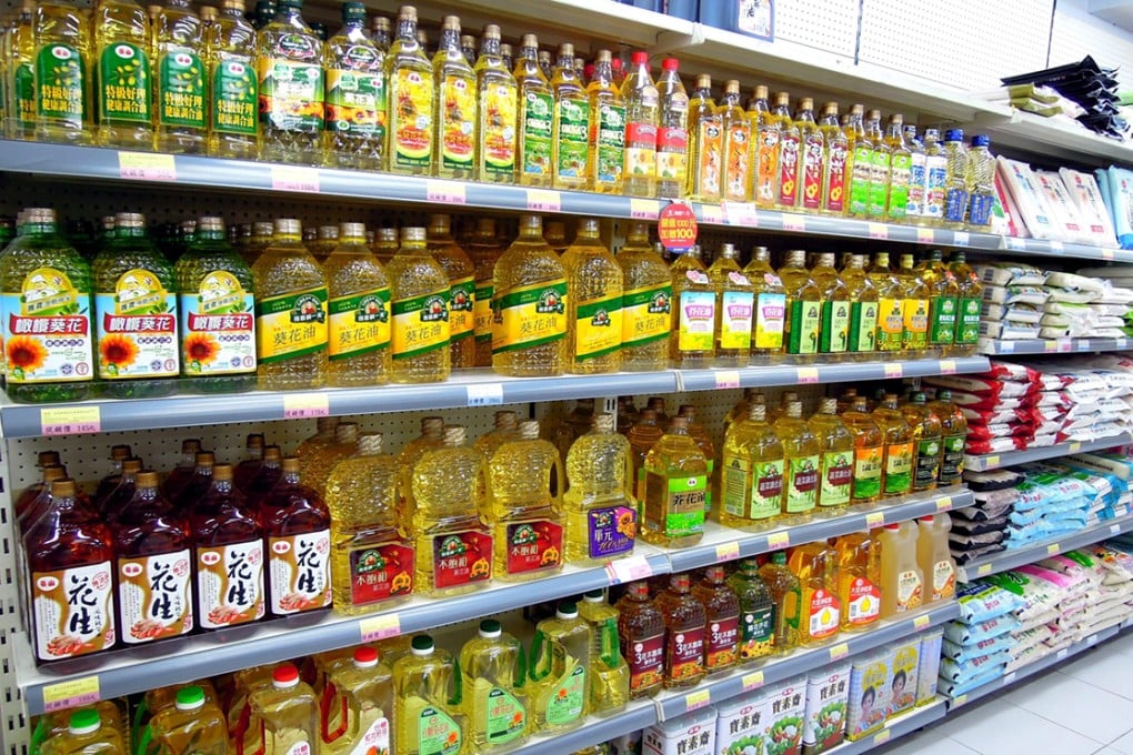 Taiwan's leading food company Wei-Chuan admits using recycled discarded oil to make food products, just as Baidu says it has developed "smart" chopsticks that can determine whether a meal is safe to eat.