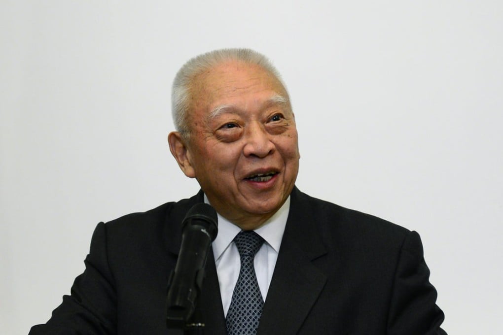 Former chief executive Tung Chee-hwa urged the public to support the electoral framework laid down by the National People's Congress Standing Committee.