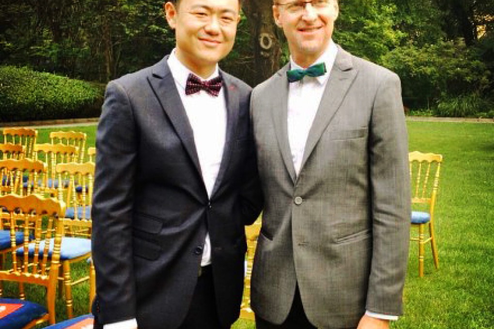 Brian Davidson posted this wedding photo on his weibo last Saturday. Photo: Weibo