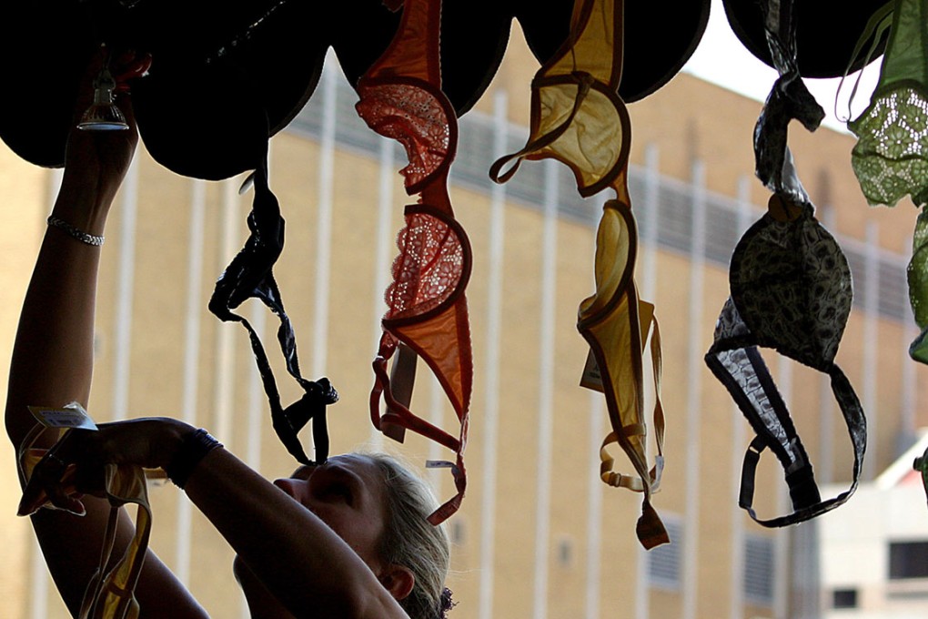 Researchers in United States debunk theory that wearing bras causes cancer