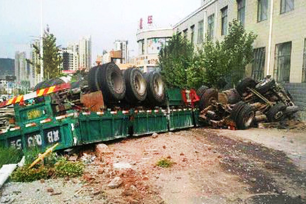 The truck smashed into a bus stop at around 8am on Tuesday, killing at least 14 people. Photo: Weibo