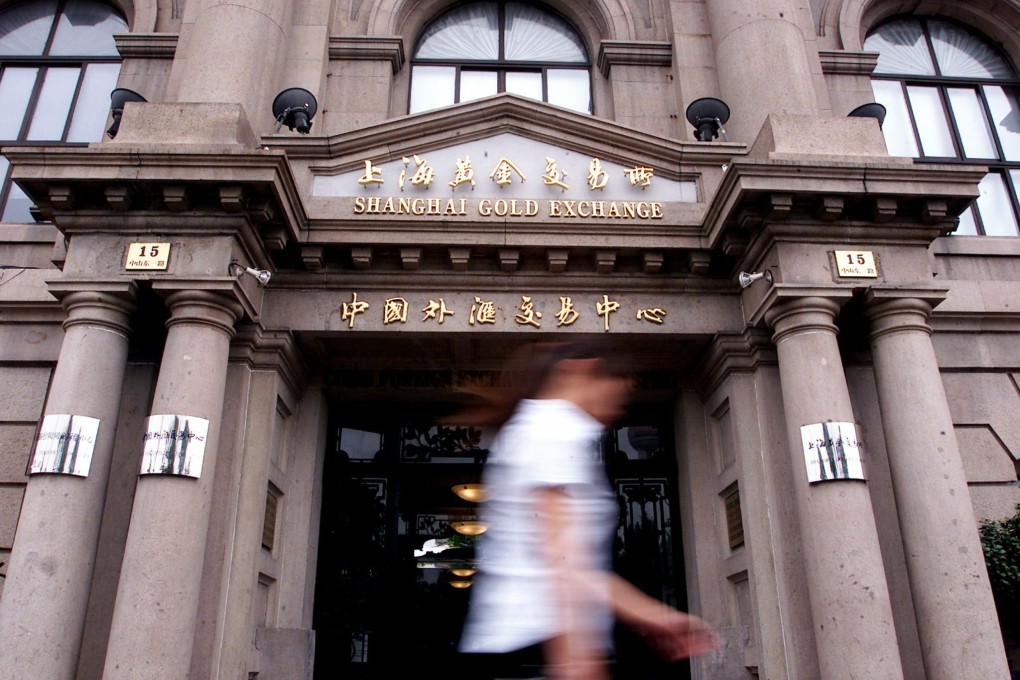 Shanghai Gold Exchange, under the oversight of the central bank, will launch the international gold trading platform 11 days ahead of schedule, coinciding with the premier's visit. Photo: EPA