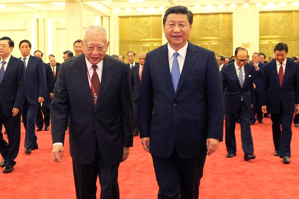 Chinese President Xi Jinping (front right) meets with a delegation of Hong Kong's industrial and business circles headed by Tung Chee-hwa (front left) in Beijing. Photo: Xinhua