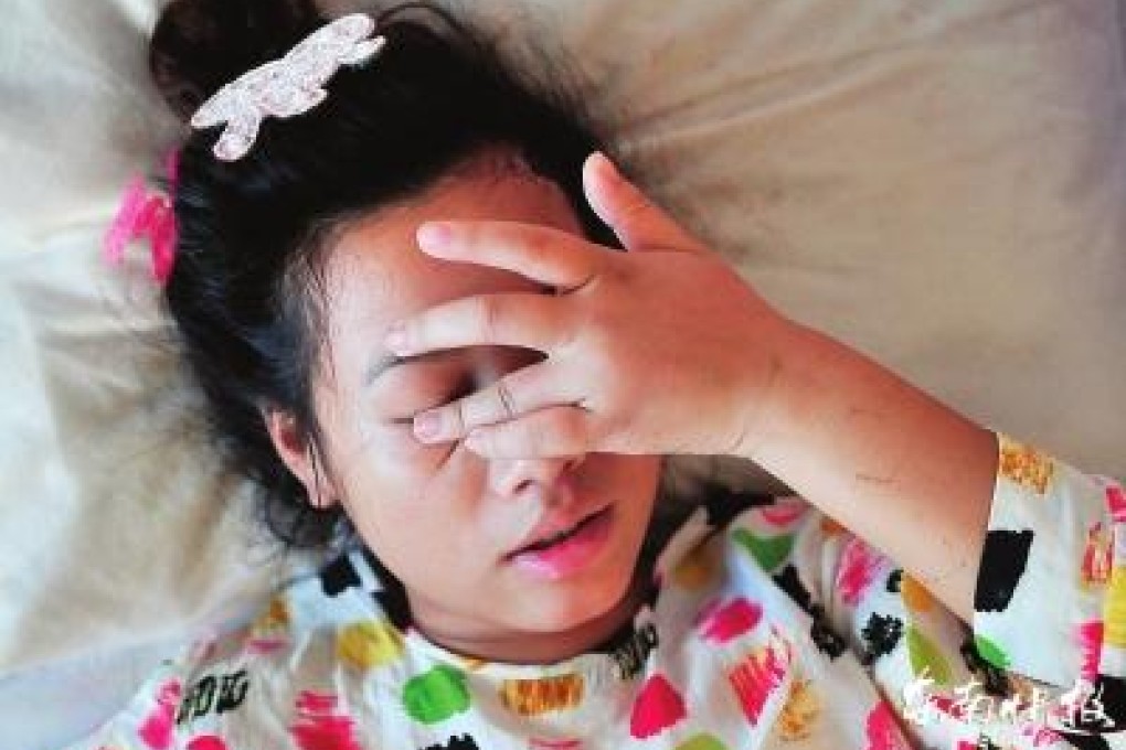 A girl in Fuzhou went missing after work, and was found bleeding and in a coma on the street the next morning. She was unable to recall what happened. Photo: Southeast Express