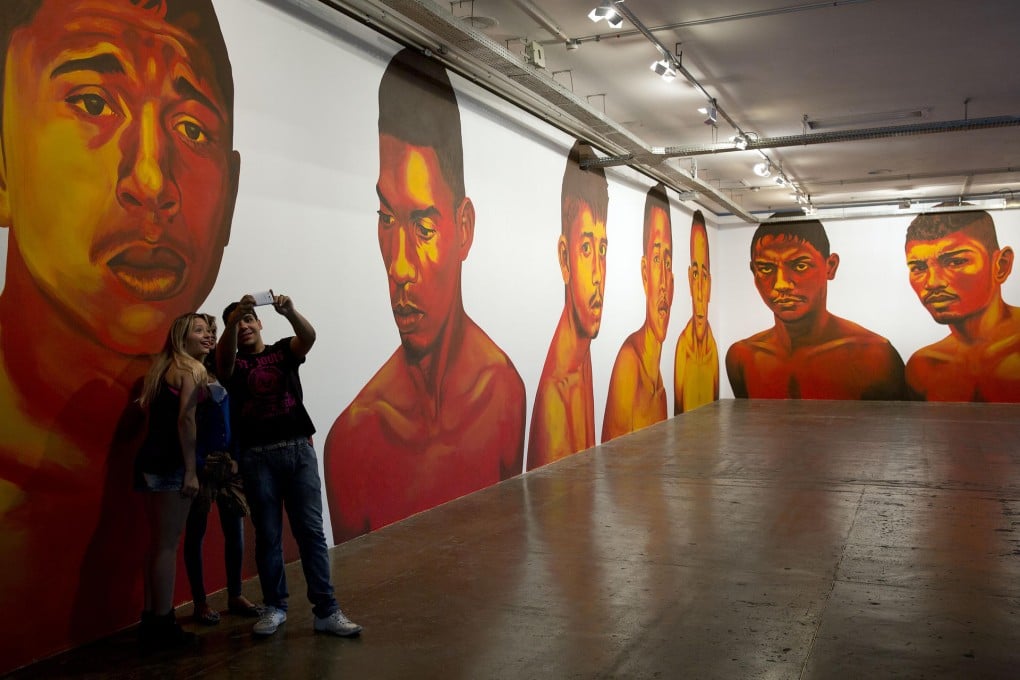 Sem título (Untitled) by Brazilian artist Eder Oliveira. Photos: AP, Reuters