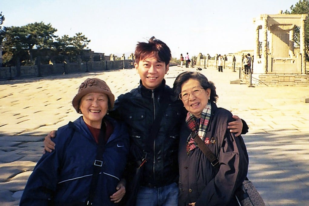 Chinese national Yang Yin flanked by Chung Khin Chun (left) and a friend in Beijing in 2008. Photo: Courtesy of Hedy Mok