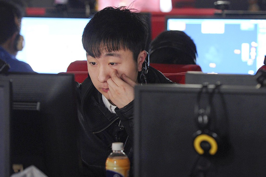 The Supreme People's Court has announced tighter controls to help the authorities identify people commenting on the internet and social media. Photo: Reuters