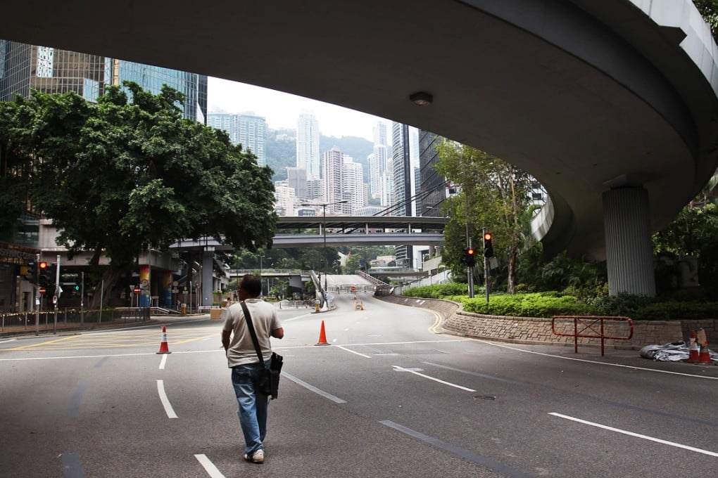 Protest blockades continue to cause the suspension of some public transport routes in Admiralty. Photo: Dickson Lee