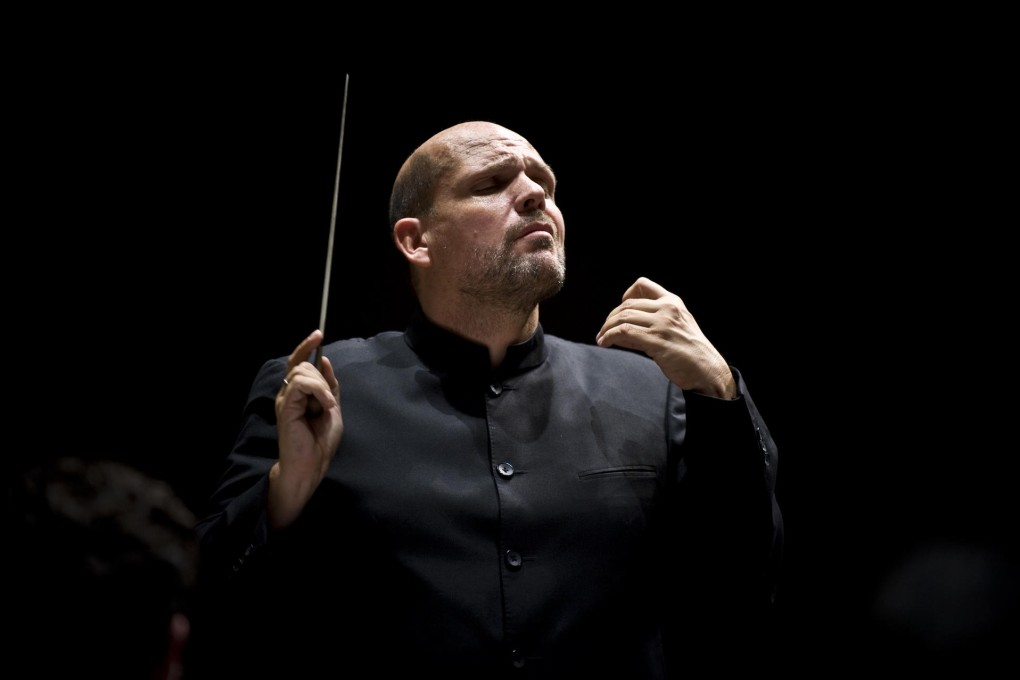 Van Zweden will continue to lead the orchestra. Photo: SMP