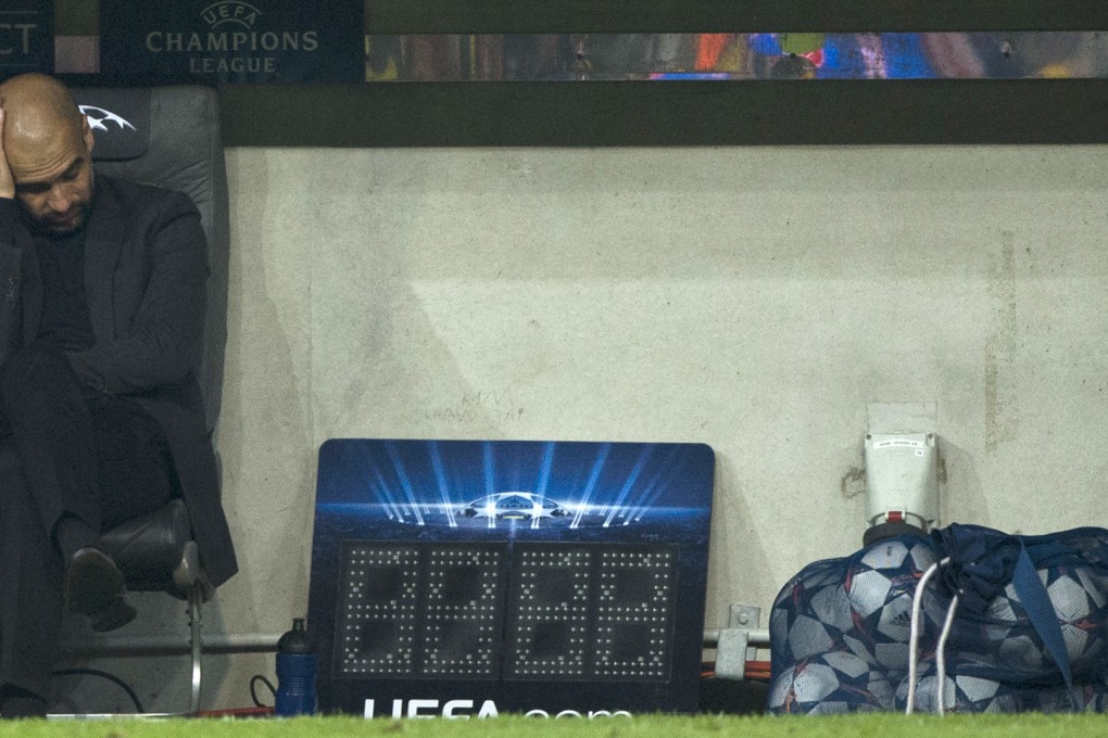 Pep Guardiola can hardly watch on the bench. Photo: AFP