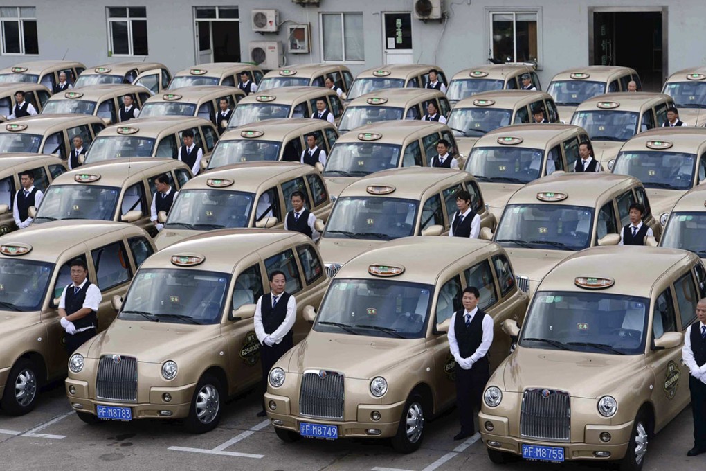 The first batch of London-style taxis has started operating in Shanghai, the news website Eastday.com reports. Photo: Reuters