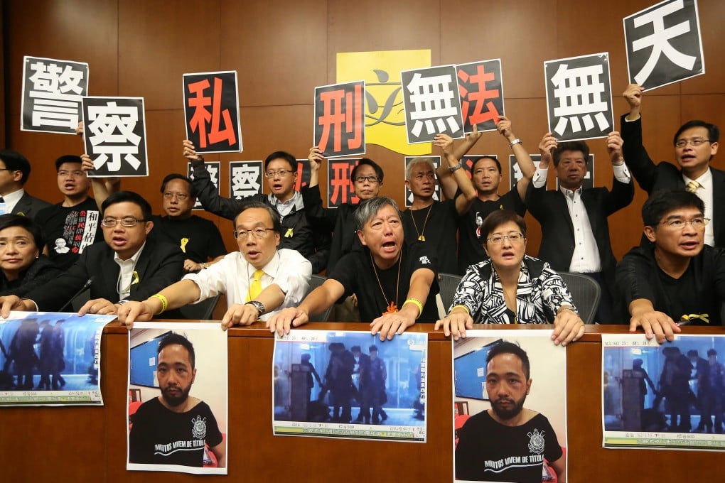 Pan-democracy legislators protest for Ken Tsang at Legco Building. Photo: Sam Tsang