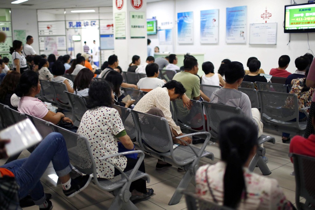 Patients in Beijing are paying people as much as 1,500 yuan to line up on their behalf for an appointment to see senior doctors at public hospitals, the news website People.com.cn reports. Photo: Reuters