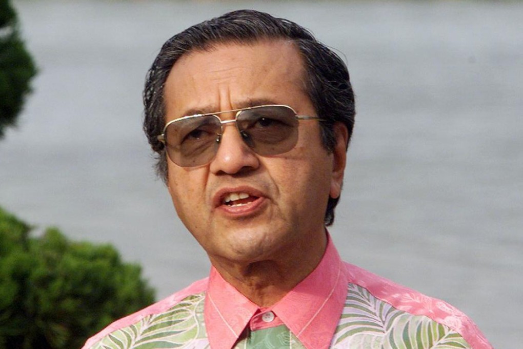 Former Malaysian prime minister Mahathir Mohamad told an audience of business elites and political figures in Hong Kong yesterday that participants of Occupy Central were not genuinely fighting for democracy.