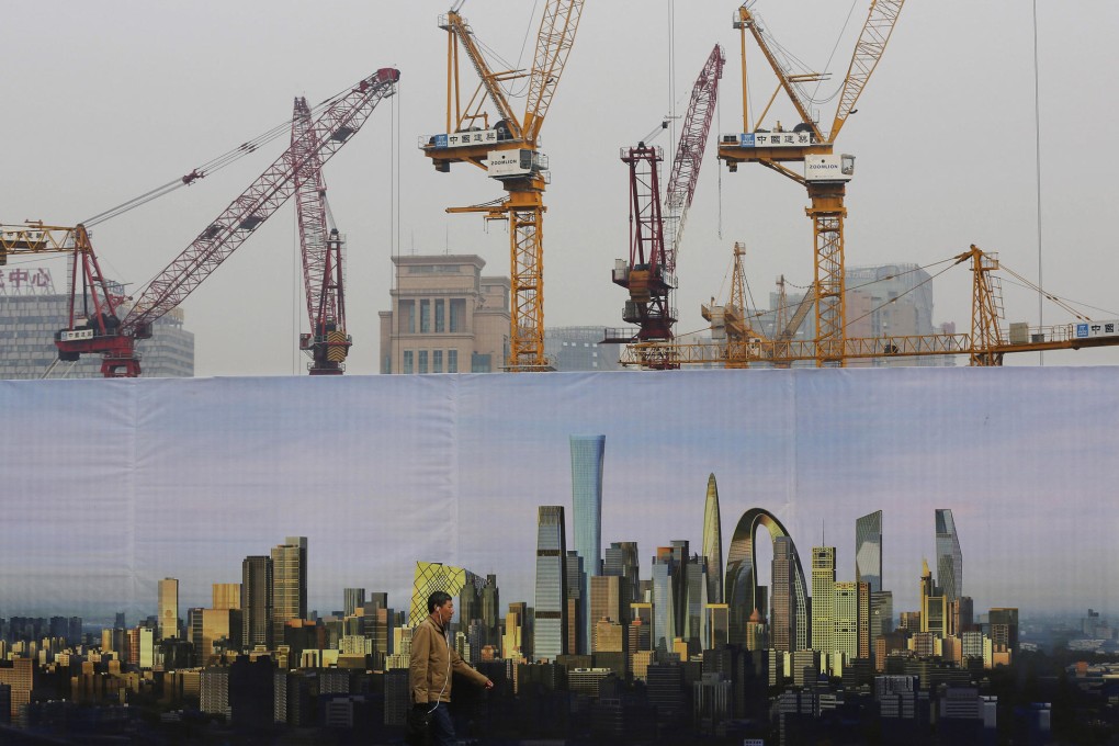 Developers may have to put new housing projects on the mainland on hold until record-high inventories are absorbed, setting the market on a slower recovery road. Photo: AP