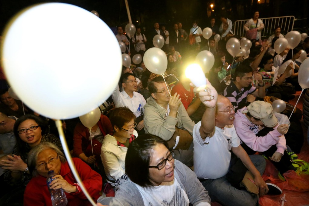 Anti-Occupy demonstrators in Victoria Park. Photo: Felix Wong