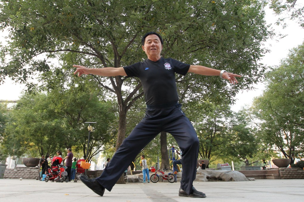 Li Hua says the more you stay at home, the more you look like an old person.