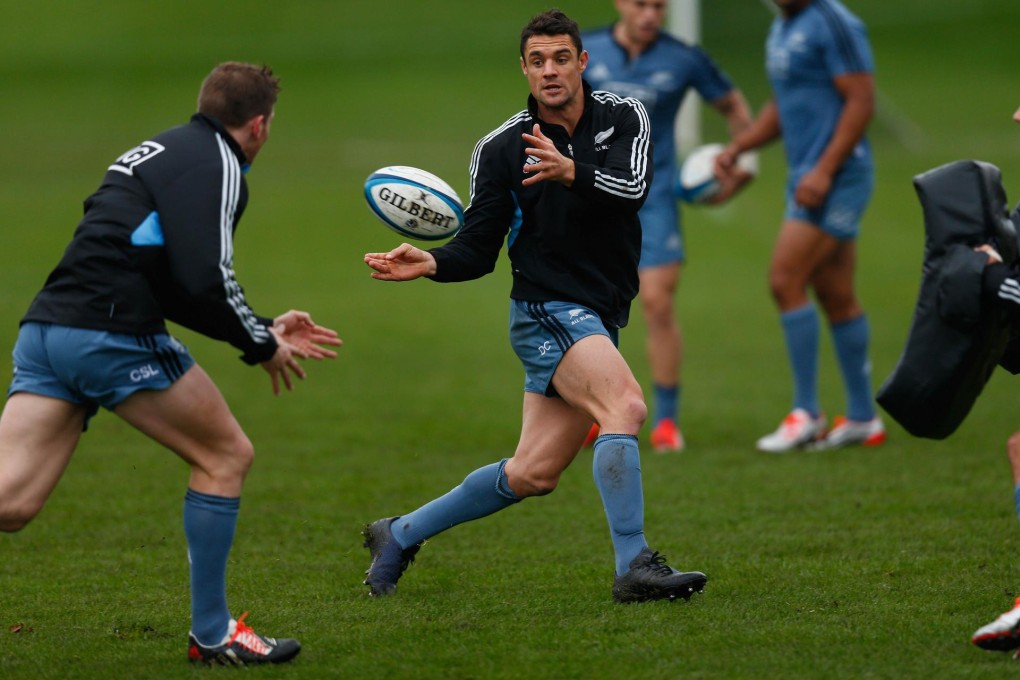 All Blacks fly-half Dan Carter trains with the squad ahead of the Scotland test in Edinburgh. Photo: AFP