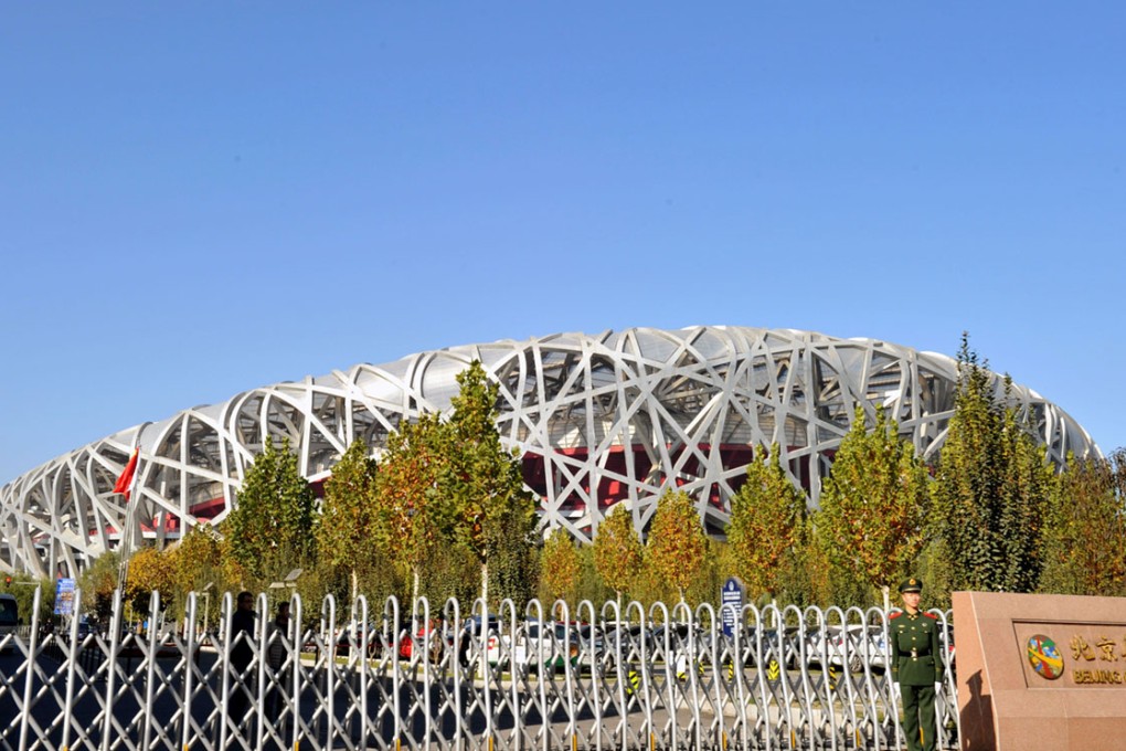 A rare blue sky in Beijing on November 9, due to the Chinese government's imposition of restrictions on road traffic and plant operations for the Apec summit. Photo: Kyodo