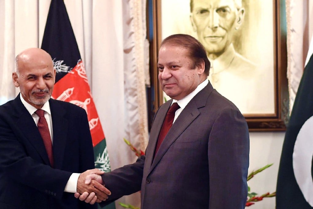 Ghani (left) and Pakistan's Nawaz Sharif in Islamabad. Photo: AFP