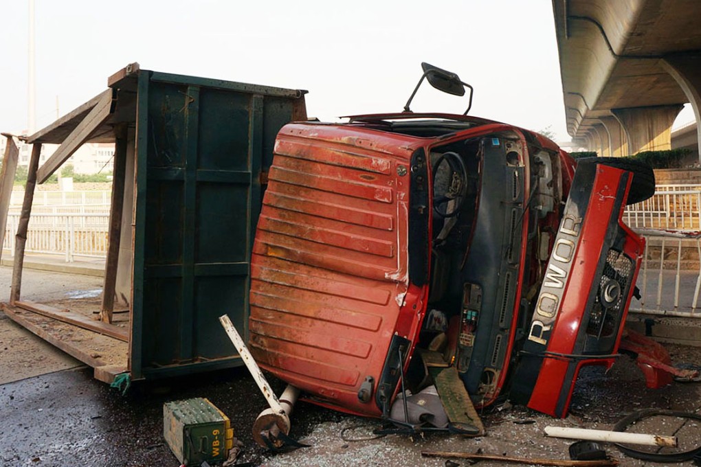 Drivers using mobile phones were the top cause of fatal road accidents in Shanghai in the first 10 months this year, Xinmin.cn reports. Photo: Xinhua
