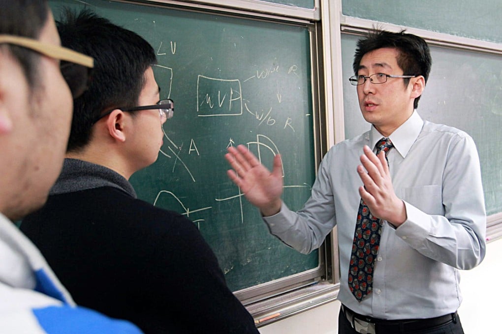 Baige Medical's Li Yang (right) prepares candidates for US medical licensing tests. Photo: Simon Song