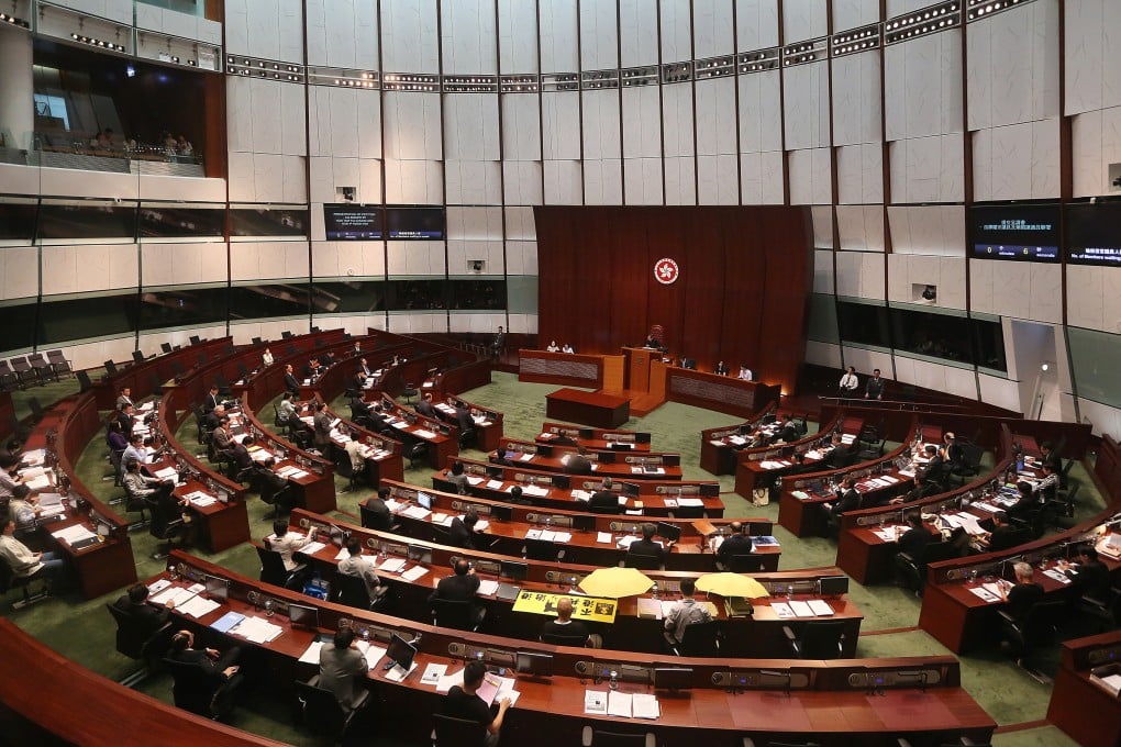 A crucial Legislative Council subcommittee yesterday failed for the second time to vote on whether to accept late applications for membership from 12 pro-establishment lawmakers. Photo: Sam Tsang