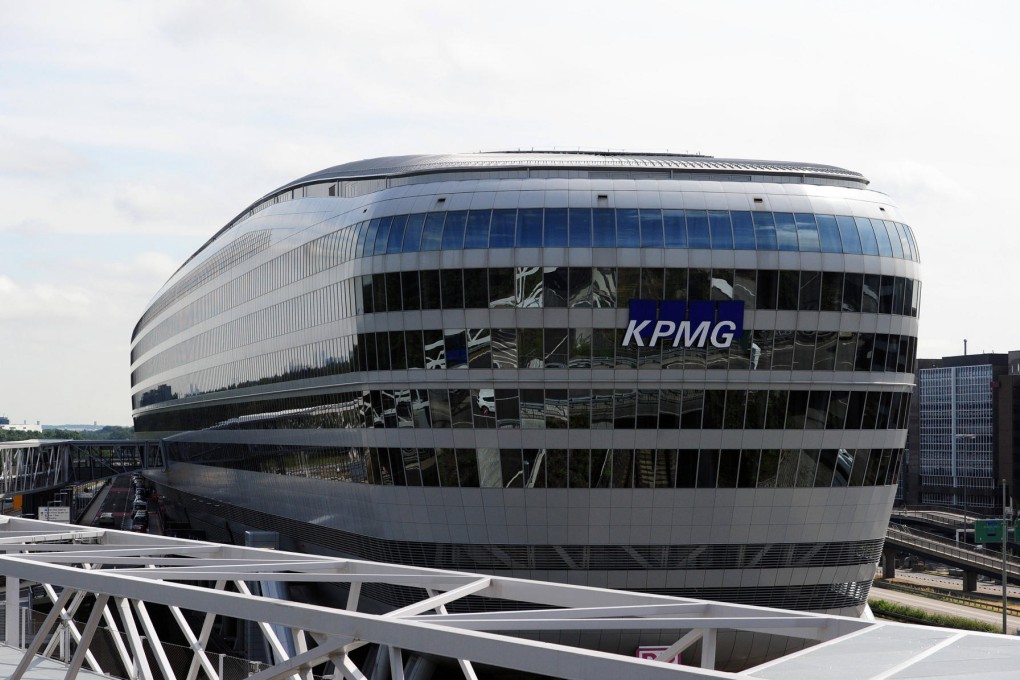 The Squaire, a ship-like office and hotel complex perched atop the train station at Frankfurt airport, is expected to fetch as much as US$1 billion.Photo: AFP