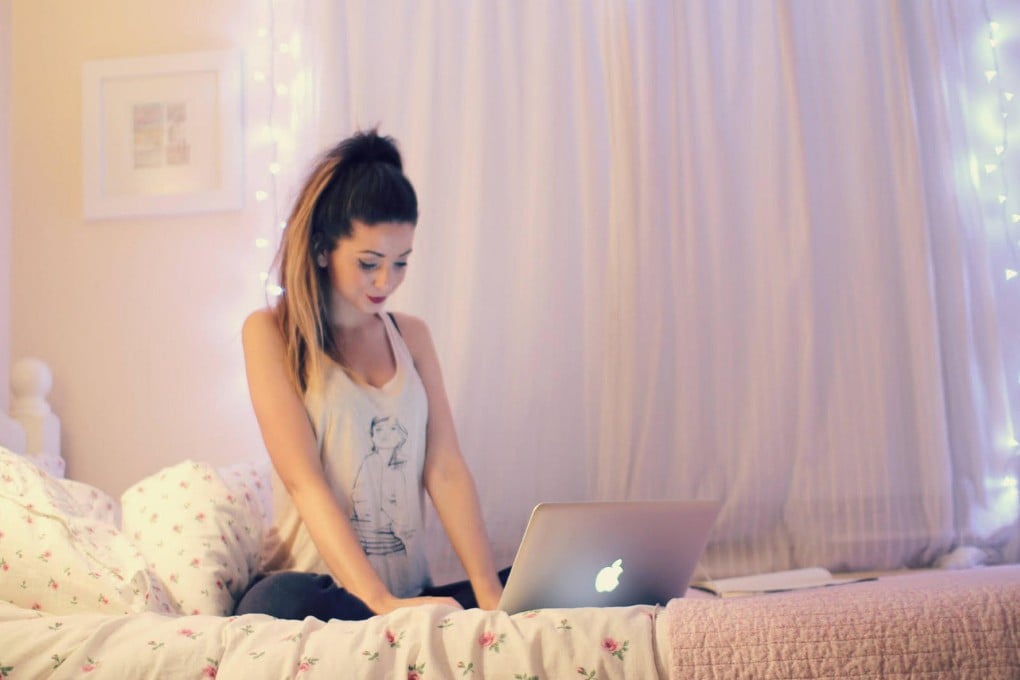 YouTube blogger Zoe Sugg, known as Zoella, has signed book deals, and it has been estimated she has potential earnings of more than HK$3.63 million. Photo: SCMP