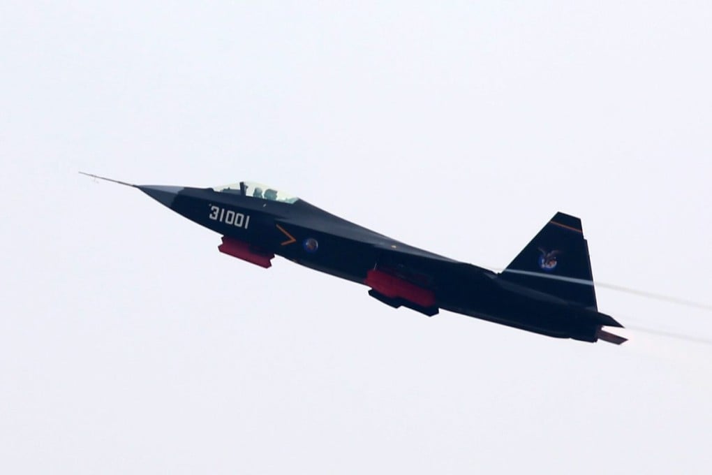 China's home-grown fourth generation fighter J-31 flies in a show during the China International Aviation and Aerospace Exhibition in Zhuhai. Photo: EPA