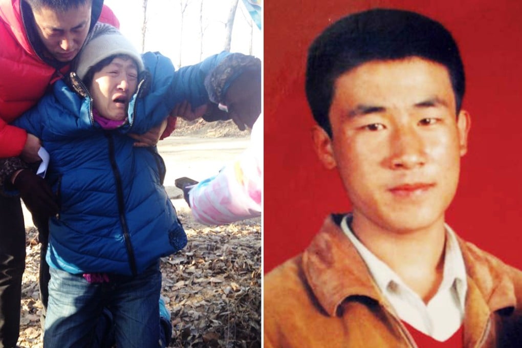 Huugjilt (right), was only 18 at the time of his execution in 1996. His mother (left) weeps after today's court ruling, which found him not guilty. Photos: iFeng.com
