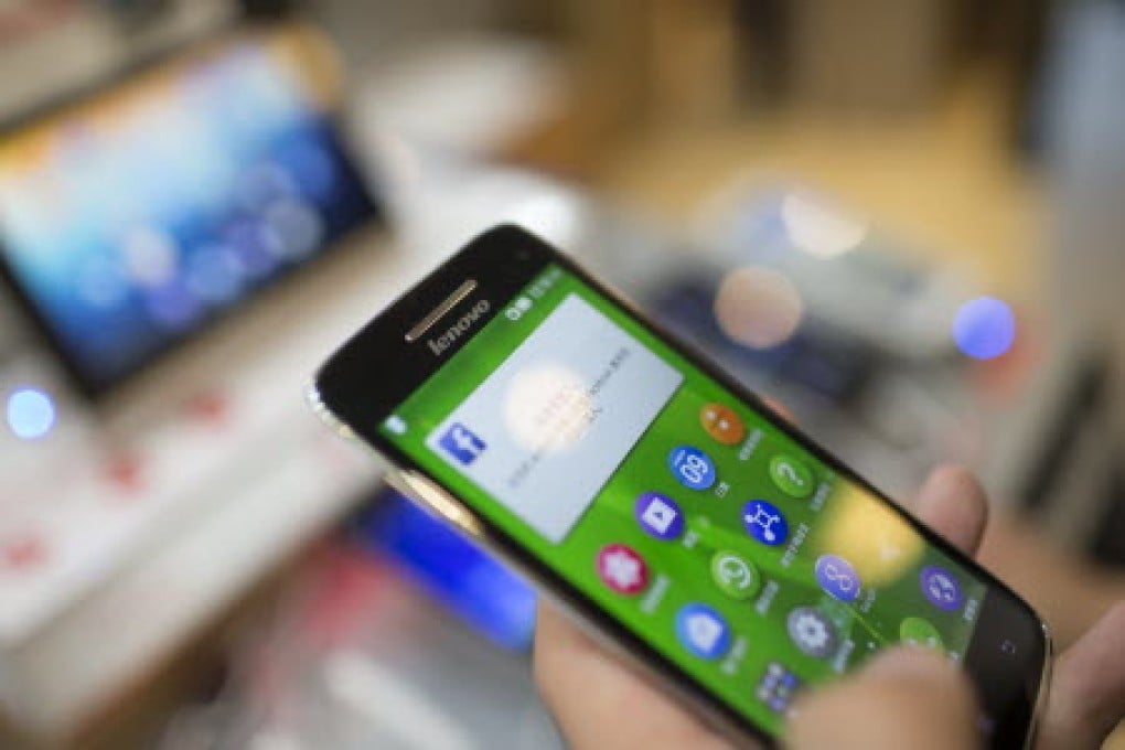 Mobile phone distributor SiS Mobile recorded a net profit of HK$33.49 million last year. Photo: Bloomberg