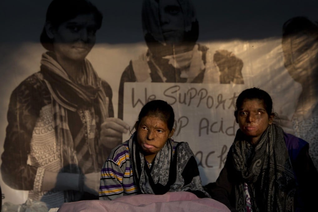 Acid attack victims Rupa (left), 19, and Ritu, 18, stage a hunger strike in New Delhi demanding strict laws to deal with acid attacks earlier this month.Photo: Associated Press