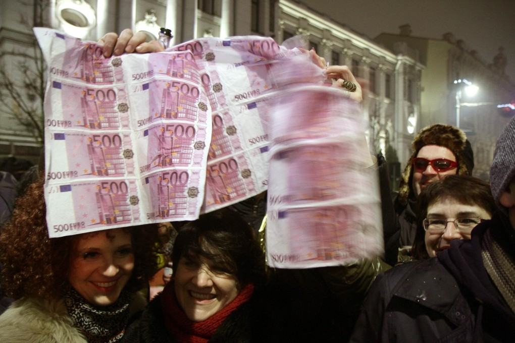 Lithuania has followed Estonia and Latvia in adopting Europe's single currency in a bid to boost stability despite fears of inflation and euro zone debt woes. Photo: AFP