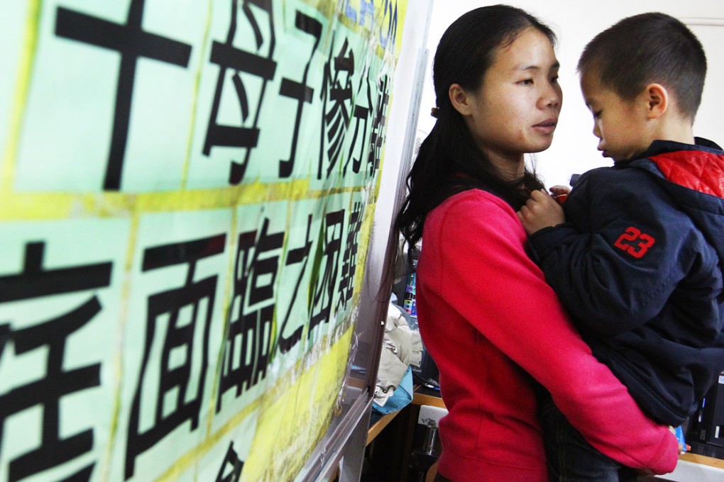 Created in the 1980s to allow families to reunite in an orderly fashion, the one-way permit scheme is administered by the exit and entry administration offices of the mainland Public Security Bureau. Photo: May Tse