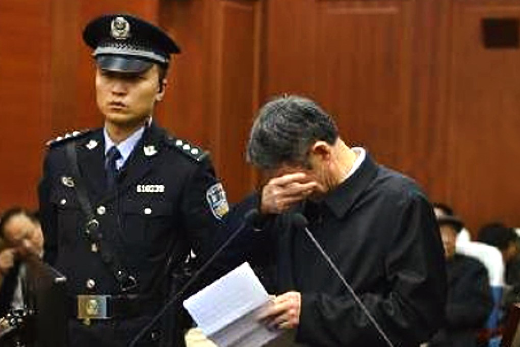 Liao Shaohua, the former Communist Party chief of Zunyi City, weeps in a Chinese court after admitting corruption. Photo: Xian Intermediate People’s Court's weibo