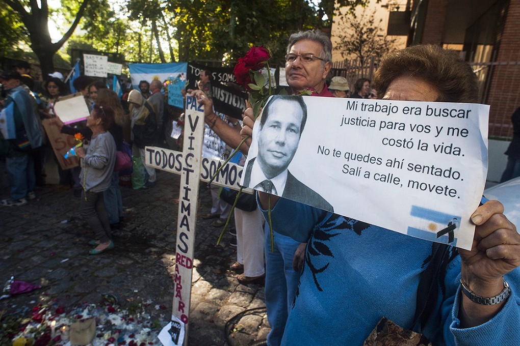 Wellwishers gather at funeral procession for Alberto Nisman at a Jewish cementery on the outskirts of Buenos Aires. Photo: EPA